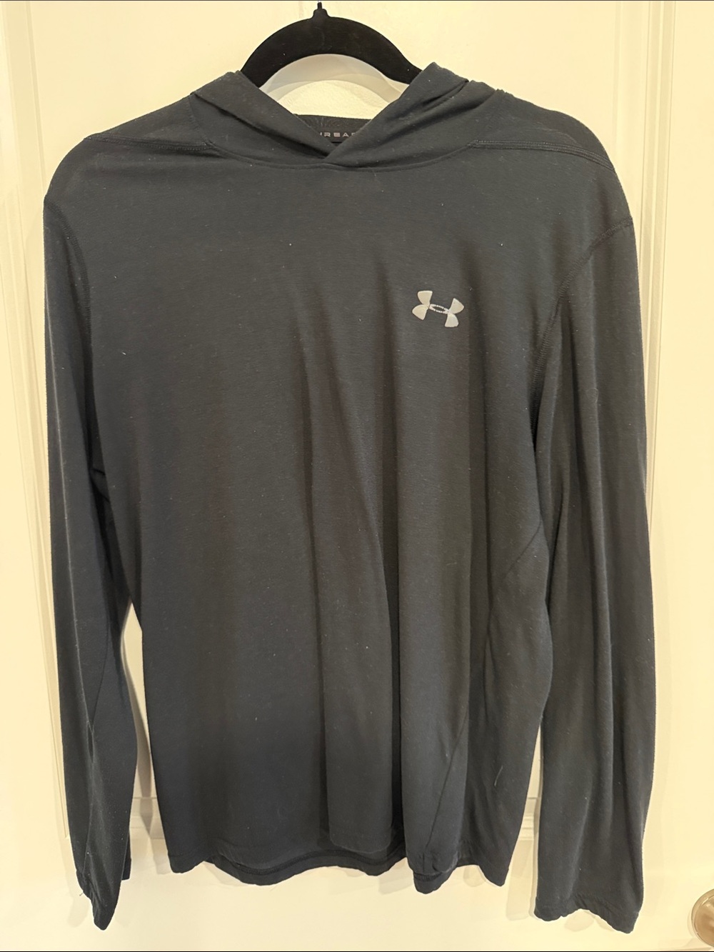 Under Armour Men’s Black Long-Sleeve Hooded Performance Shirt